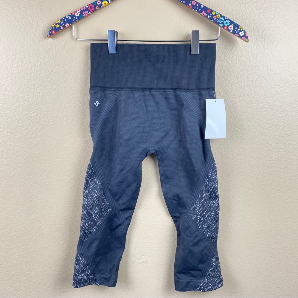 NWT NUX charcoal gray cropped legging size small